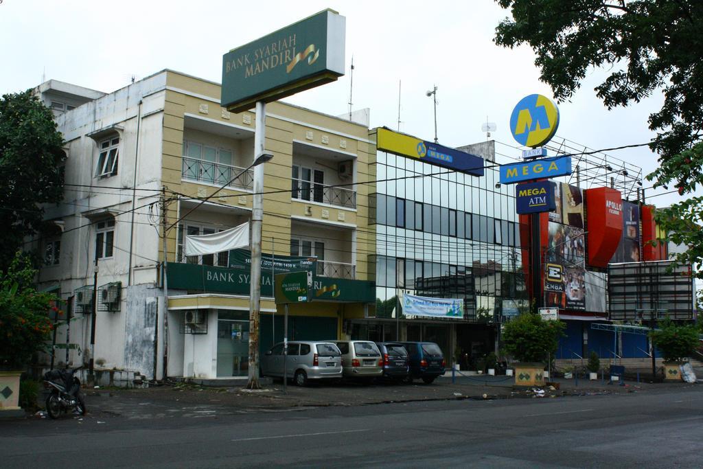 Hotel Ratih มาตารัม ภายนอก รูปภาพ